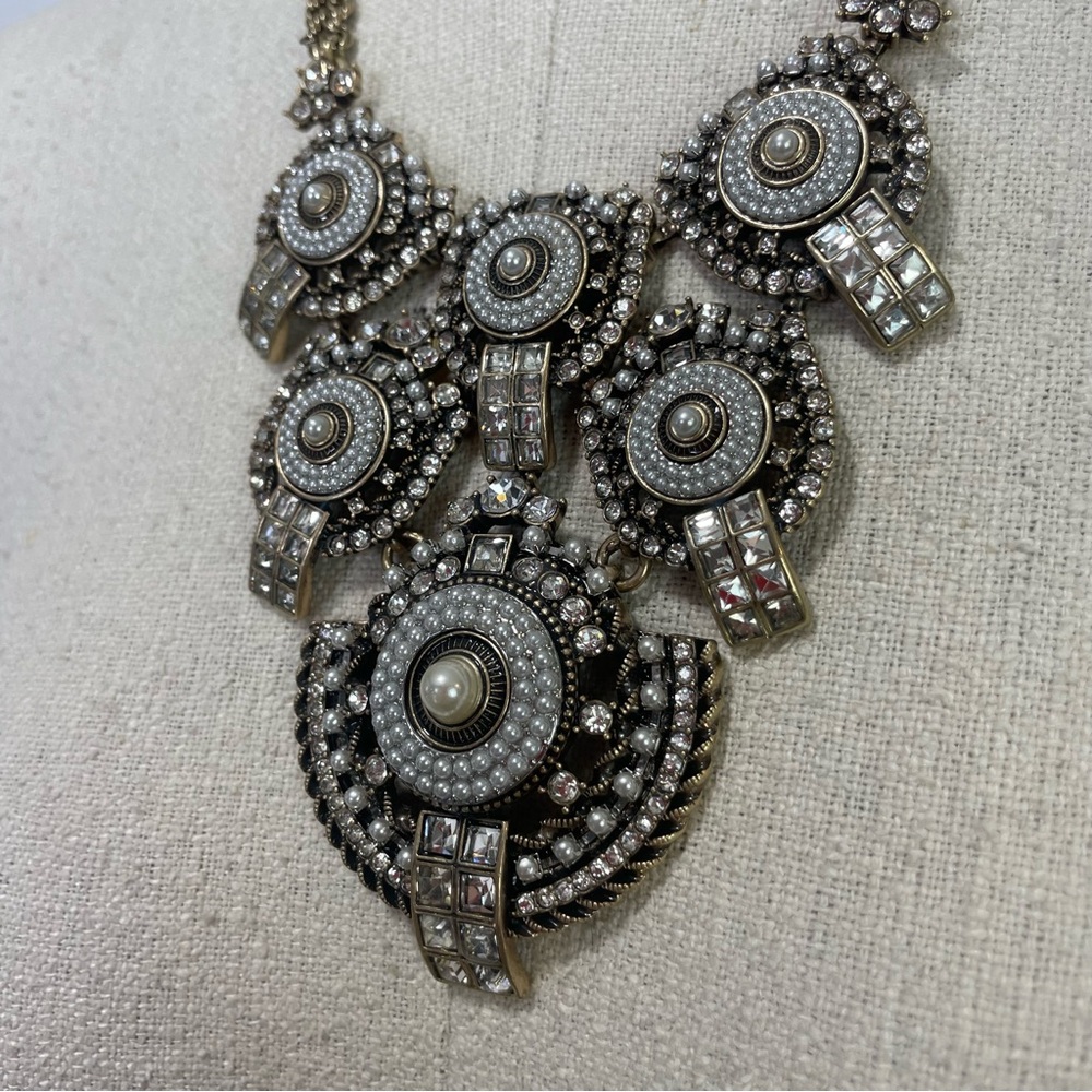 NWT Banana Republic Bib Necklace - Picture 2 of 9
